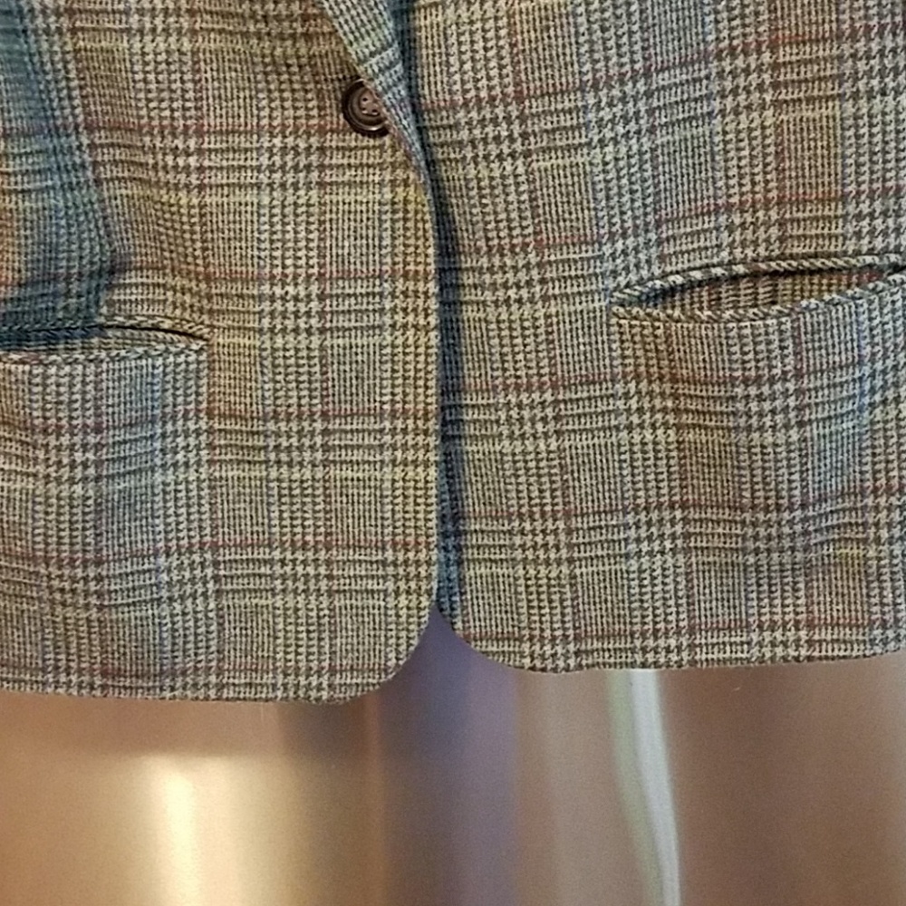 Blazer - Picture 3 of 3